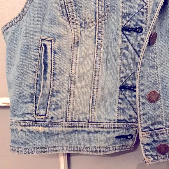 American Eagle Denim Vest - Picture 3 of 6